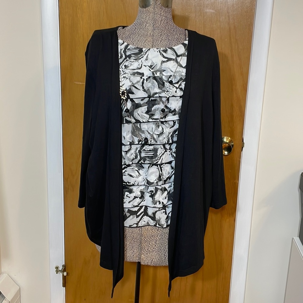 Alfred Dunner Womens Large Mock Cardigan and Built in Black & White Tank